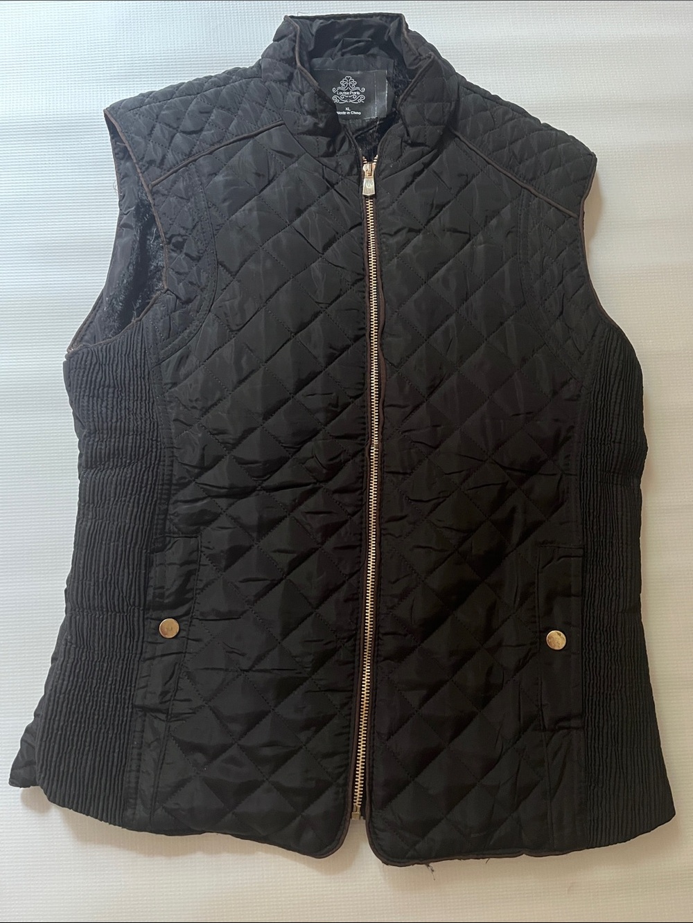 Louise Paris Black Quilted Ribbed Zip-Front Faux Fur Lining. Kid XL or Women’s S